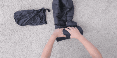 Cómo empacar en una maleta: Como doblar una chaqueta en caso