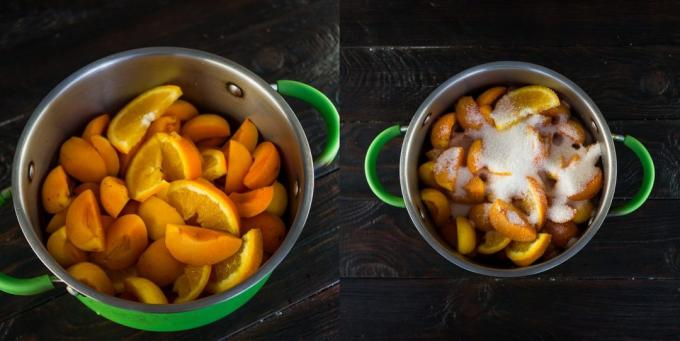 Mermelada de albaricoque y naranjas: fruta, verter el azúcar