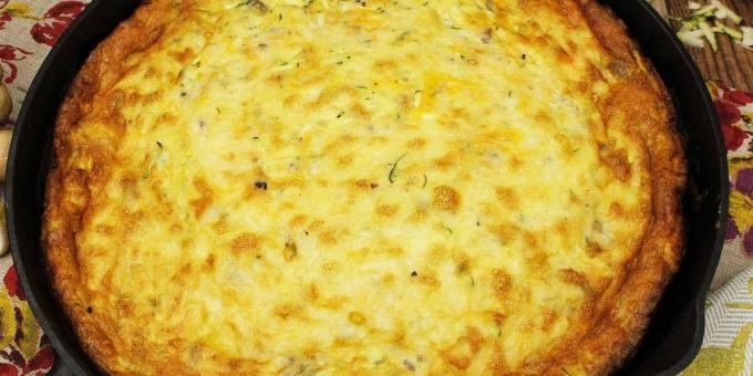 Calabacín en las recetas del horno: especialidad de huevos con calabacín, queso y hierbas