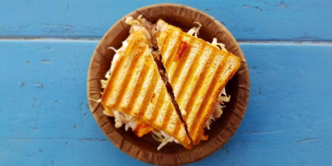 queso: Hot sándwich de pavo, queso y rúcula