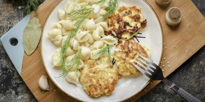 Chuletas de pollo picadas con queso