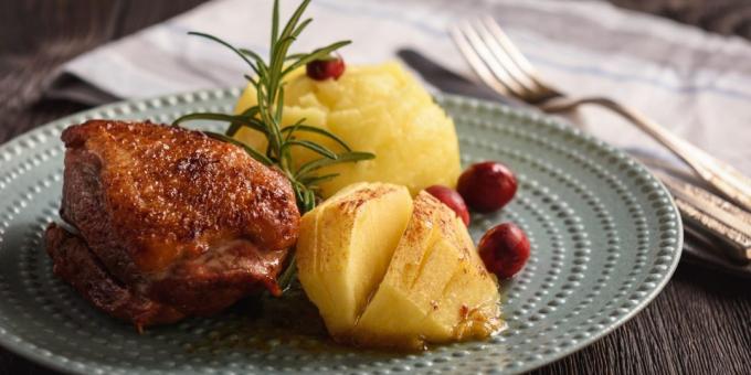 Pato en las recetas del horno: Cómo preparar pechuga de pato con manzanas