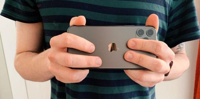 iPhone Pro 11: el dedo en la cámara