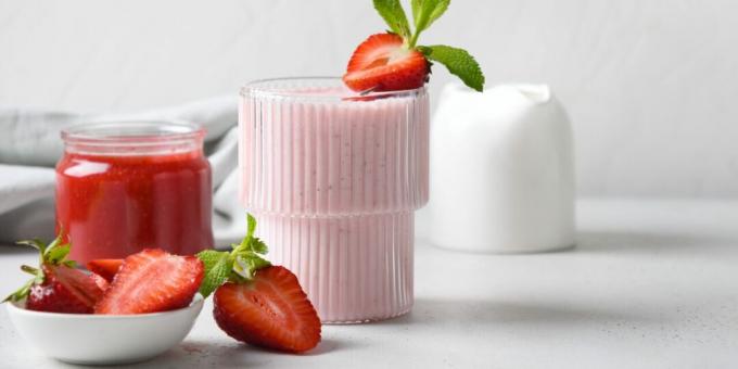 Cóctel de fresas con kéfir