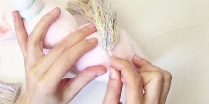 Cómo hacer un peluche: coser una cola