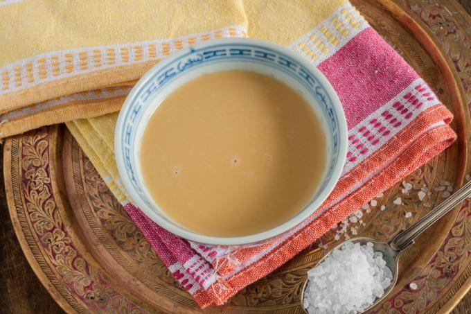 En el Tíbet se añade té verde fuerte a la mantequilla de yak y sal