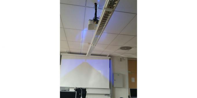 El proyector en la escuela