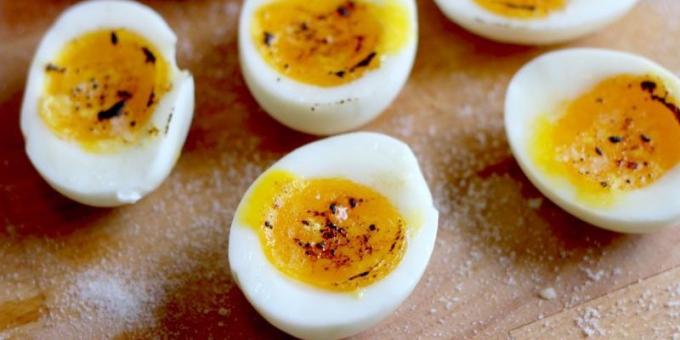 platos de huevos: huevos hervidos