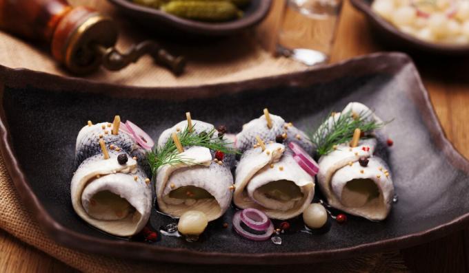 Rollmops con mostaza y cebolla