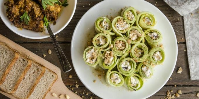 Rollitos de calabacín con pollo y nueces