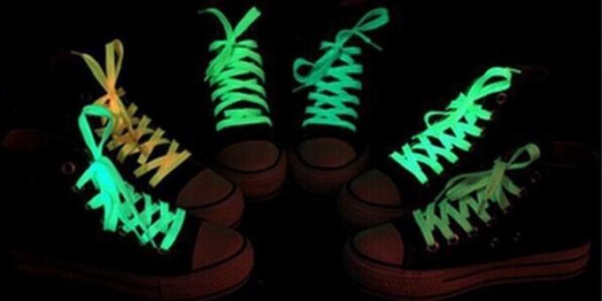 100 cosas más barato que $ 100: cordones de los zapatos luminosa