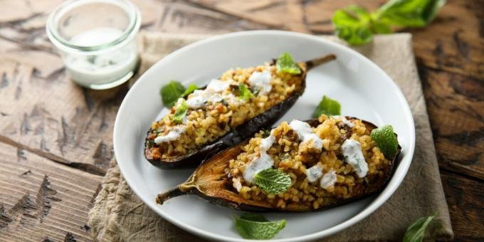 Berenjenas rellenas de bulgur y pasas