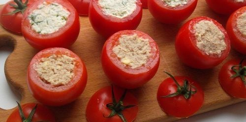 Tomates rellenos de hígado de bacalao