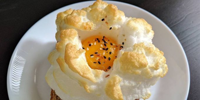 Recetas de los huevos: yemas en la "nube"