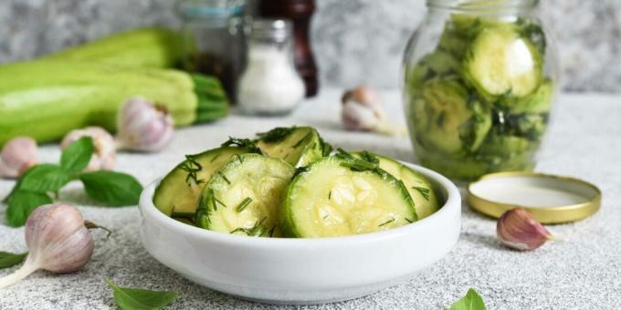 Calabacín marinado con ajo