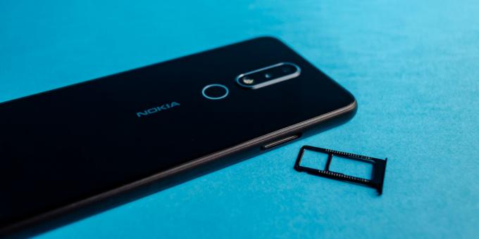 Revisión de Nokia 6.1 Plus: Bandeja