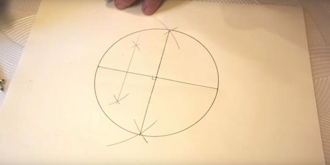 Cómo dibujar una estrella de cinco puntas: divide el segmento izquierdo por la mitad