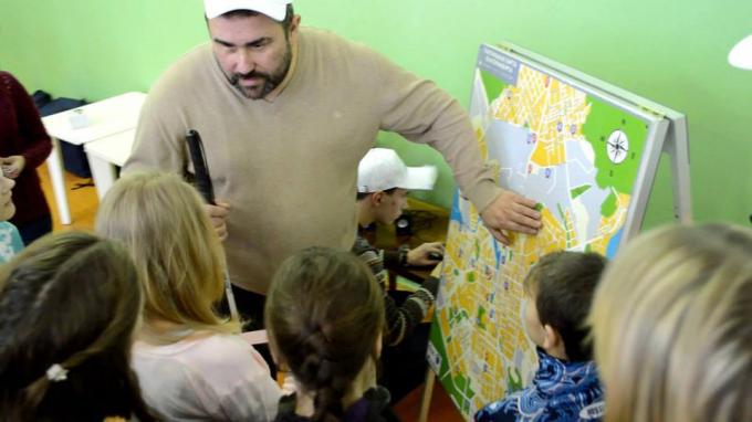 "Bastón Blanco" ha desarrollado un mapa táctil de Ekaterimburgo