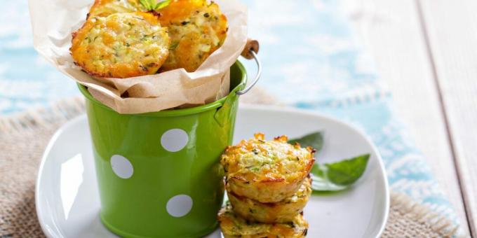 Muffins de calabacín con queso y hierbas