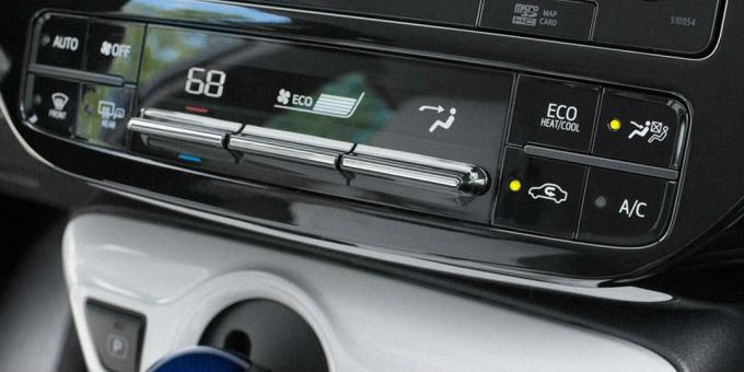 ¿Por estufa mal iluminada en el coche: la falta de una unidad de control del calentador