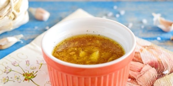 salsa de ajo con el caldo