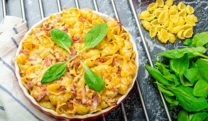 Cazuela de pasta con chorizo