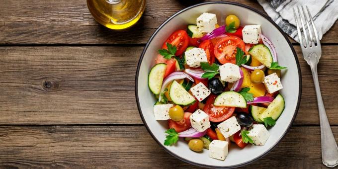 Ensalada griega con tofu