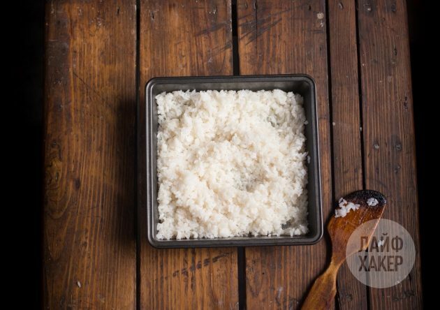 Prepara arroz para sushirrito