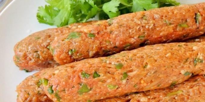 Relleno para kebab con ajo, comino y perejil