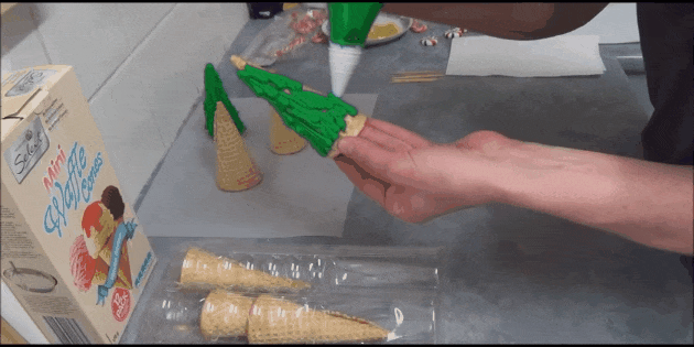 Cómo decorar una casa de pan de jengibre