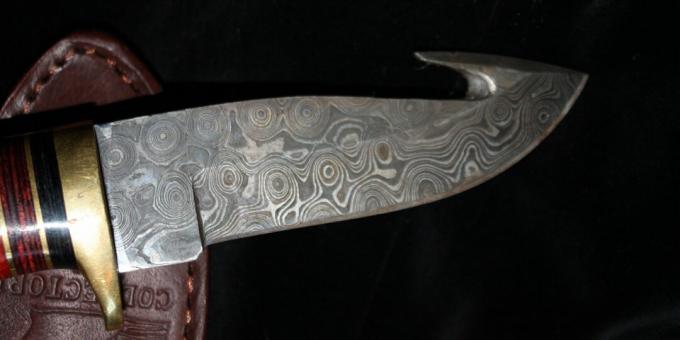 Tecnologías de la civilización antigua: cuchillo de caza moderno hecho de acero de Damasco 