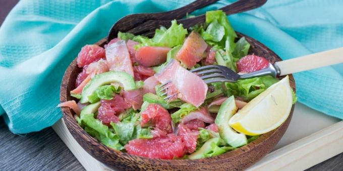 Ensalada de pescado rojo con pomelo