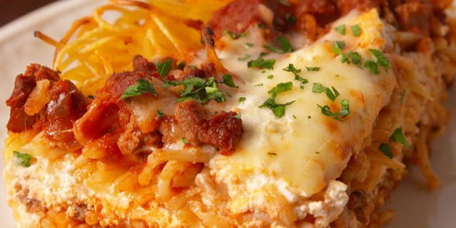 Los mejores platos de carne: lasaña de espaguetis con carne