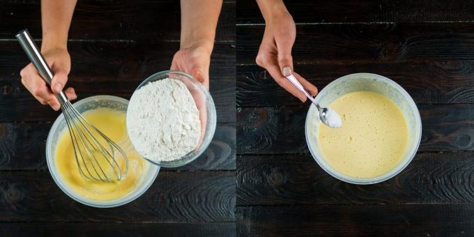 Cómo cocinar Charlotte: añadir la harina y mezclar