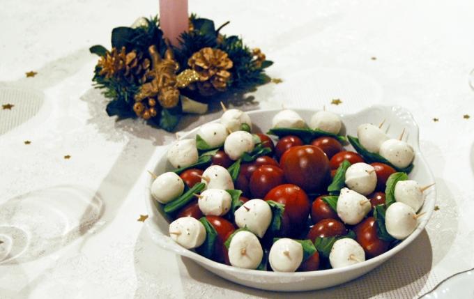 Canapés "caprese"