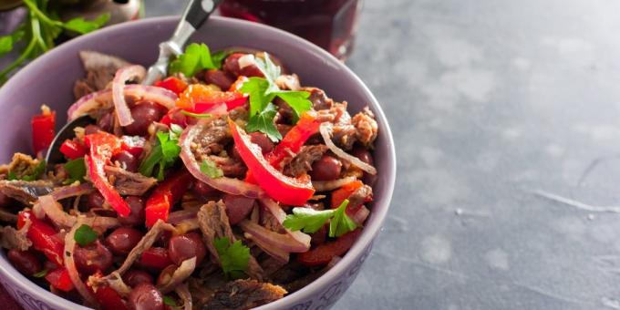 receta de ensalada con carne de res, frijoles y pimientos