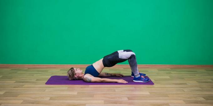 Ejercicios simples de yoga: postura del puente