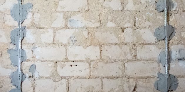 balizas de yeso en una pared