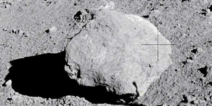 Volar a la luna todavía muchos son cuestionables: las rocas de la Luna - requisitos