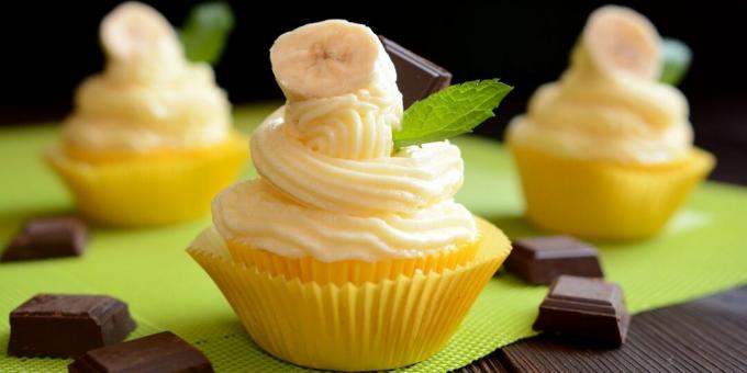 Cupcakes de plátano con crema de vainilla
