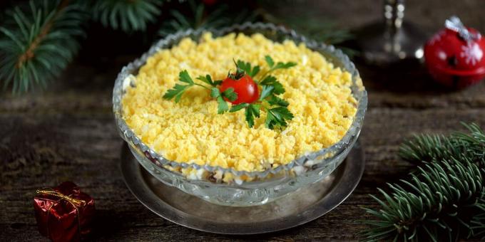 Ensalada de mimosa con hígado de bacalao y puerro