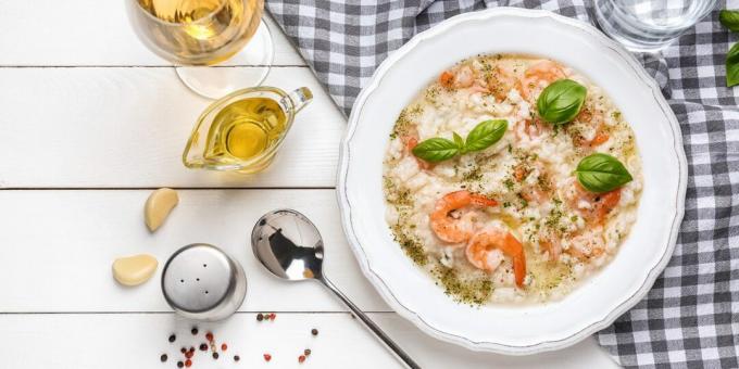 Risotto con gambas, vino blanco y albahaca