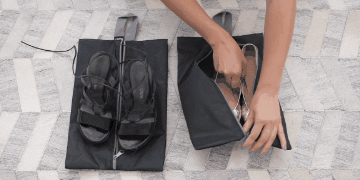 Cómo empacar en una maleta: cubiertas para zapatos especiales