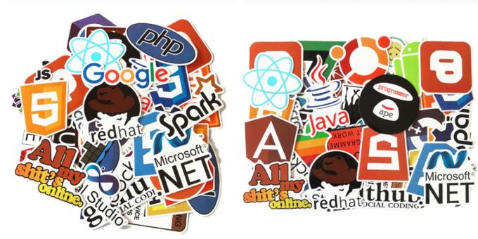 Pegatina en un ordenador portátil con los logotipos de las redes sociales