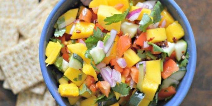 Salsa de mango, pepino, pimiento y miel