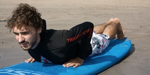 cómo aprender a hacer surf: una posición correcta