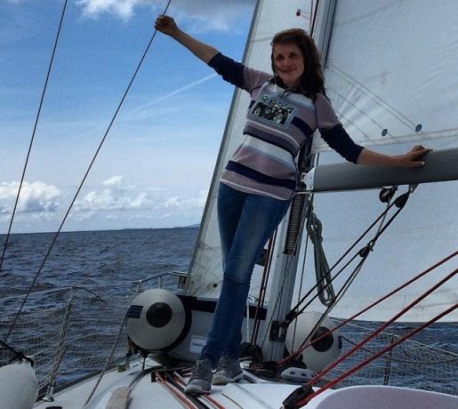 Anna Kondratiev ( "gatos República") se dedica a la navegación a vela