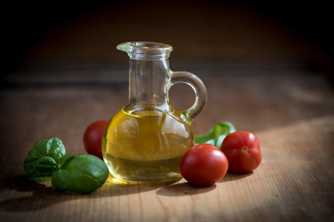 Utensilios de cocina: aceite vegetal