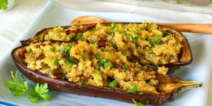 Berenjena rellena con quinoa y tomates secos