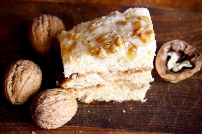 la torta de miel con frutos secos de Letonia